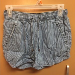 Loose Blue Striped Shorts